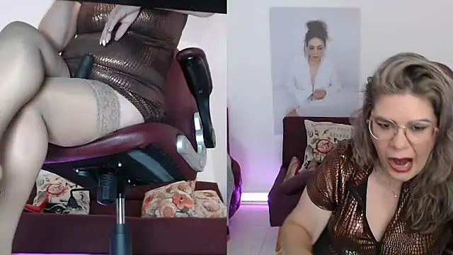 Snapshot of zehra_sanem chatting on October 25, 8:26 pm zehra sanem online show from October 25, 8:26 pm