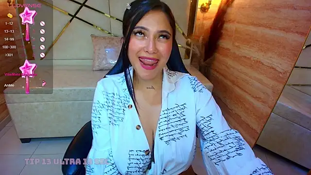 Snapshot of Dakotha_v_ chatting on September 13, 4:20 am Dakotha v online show from September 13, 4:20 am