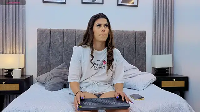 Luciana Ortiz1 online show from November 11, 2:25 pm