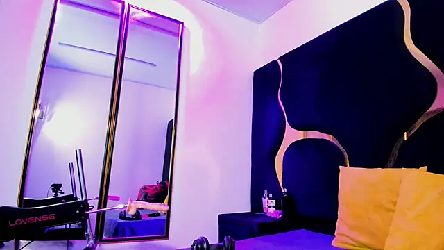 Snapshot of Ivanna18_x chatting on October 8, 4:17 am Ivanna18 x online show from October 8, 4:17 am