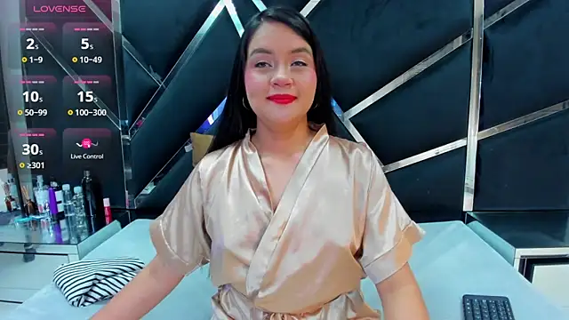 Snapshot of Ivanna18_x chatting on October 13, 4:48 am Ivanna18 x online show from October 13, 4:48 am