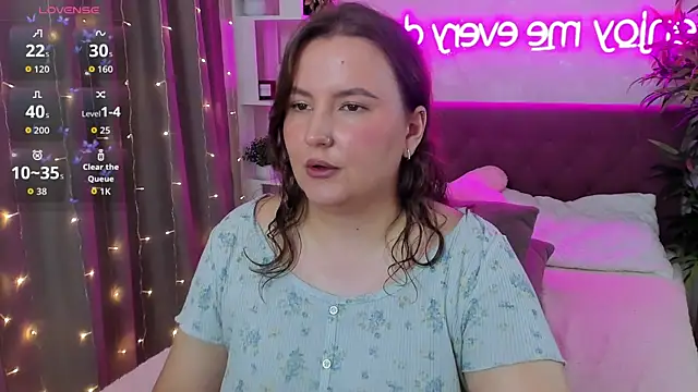 FeralPeach online show from July 26, 8:11 am
