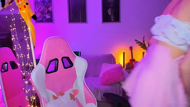 Alyssa Smitt online show from November 30, 12:04 am