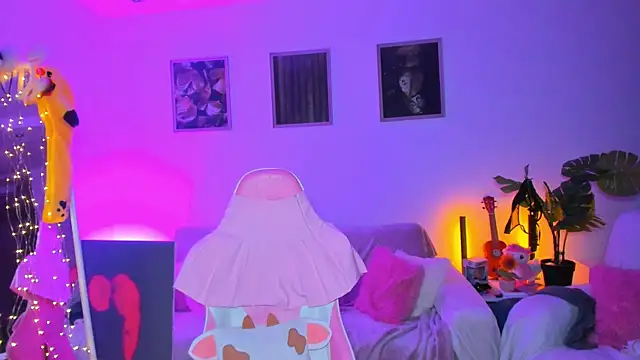 Alyssa Smitt online show from October 10, 1:54 am