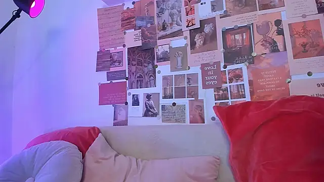 Snapshot of Mia_Madden chatting on September 30, 3:01 am Mia Madden online show from September 30, 3:01 am