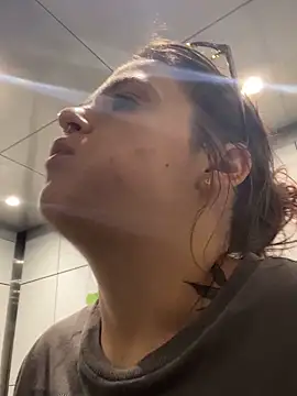 Snapshot of SafeinouterSpace chatting on October 1, 8:36 pm SafeinouterSpace online show from October 1, 8:36 pm