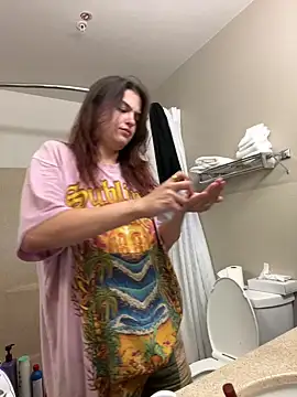 Snapshot of SafeinouterSpace chatting on October 10, 6:13 pm SafeinouterSpace online show from October 10, 6:13 pm