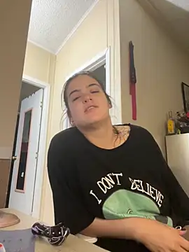 Snapshot of SafeinouterSpace chatting on September 24, 5:39 am SafeinouterSpace online show from September 24, 5:39 am