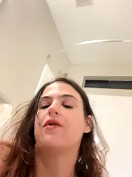 Snapshot of SafeinouterSpace chatting on October 19, 2:46 am SafeinouterSpace online show from October 19, 2:46 am