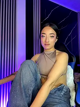 Ady 18 online show from October 17, 6:44 pm