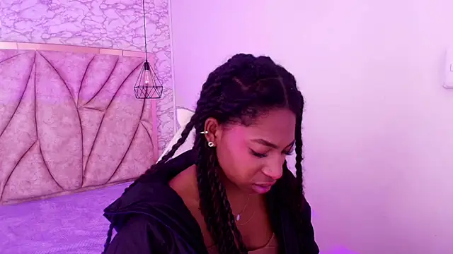 Queen perla  online show from November 15, 1:01 pm