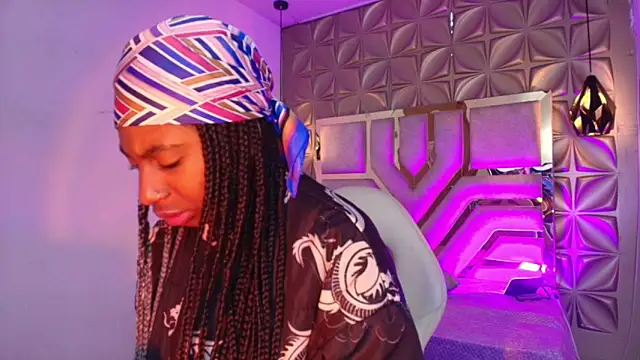 Queen perla  online show from February 20, 12:07 pm