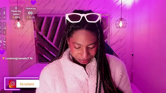 Snapshot of Queen_perla_ chatting on October 1, 12:10 pm Queen perla online show from October 1, 12:10 pm