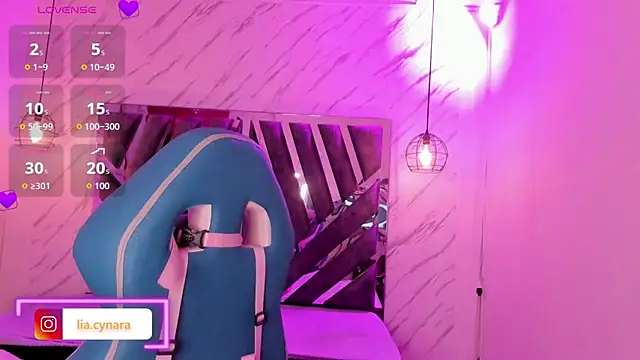 Snapshot of Queen_perla_ chatting on October 7, 12:20 pm Queen perla online show from October 7, 12:20 pm