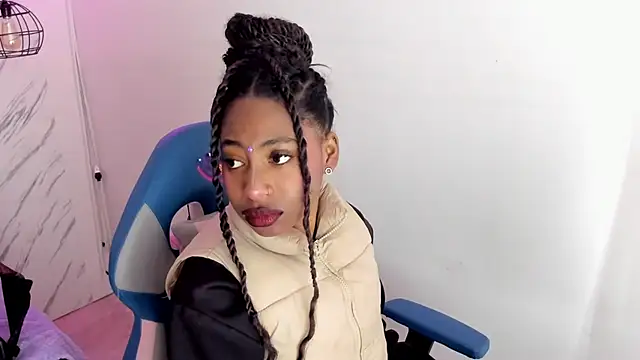 Queen perla  online show from November 10, 12:33 pm