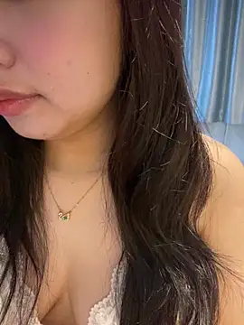 Snapshot of Hotellinh12 chatting on September 16, 5:21 pm Hotellinh12 online show from September 16, 5:21 pm