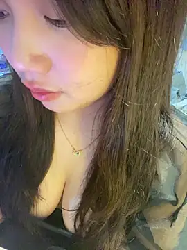 Snapshot of Hotellinh12 chatting on September 27, 5:31 pm Hotellinh12 online show from September 27, 5:31 pm