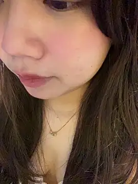 Snapshot of Hotellinh12 chatting on October 30, 5:58 pm Hotellinh12 online show from October 30, 5:58 pm