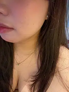 Snapshot of Hotellinh12 chatting on September 28, 5:40 pm Hotellinh12 online show from September 28, 5:40 pm