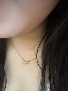 Snapshot of Hotellinh12 chatting on September 19, 7:07 am Hotellinh12 online show from September 19, 7:07 am