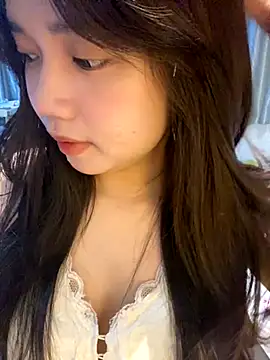 Snapshot of Hotellinh12 chatting on September 10, 4:40 pm Hotellinh12 online show from September 10, 4:40 pm