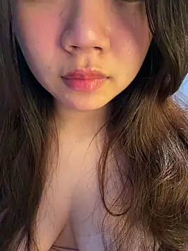 Hotellinh12 online show from May 31, 4:13 pm