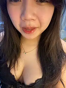 Snapshot of Hotellinh12 chatting on September 22, 4:38 pm Hotellinh12 online show from September 22, 4:38 pm