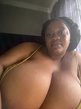 Chubbykarisma27 online show from April 12, 11:02 am