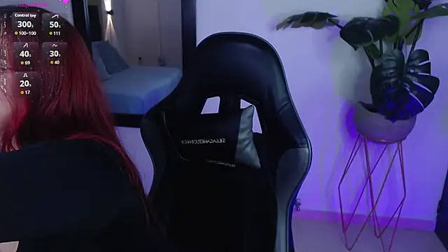 Snapshot of lizowenn_ chatting on September 29, 8:14 pm lizowenn online show from September 29, 8:14 pm