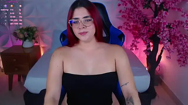 Snapshot of lizowenn_ chatting on October 29, 7:27 pm lizowenn online show from October 29, 7:27 pm