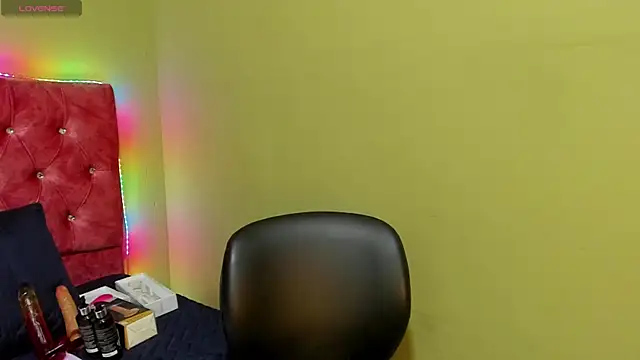 blue violette  online show from October 18, 7:48 pm