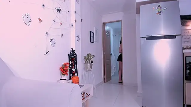 Snapshot of DannaHyde chatting on October 17, 5:16 pm DannaHyde online show from October 17, 5:16 pm