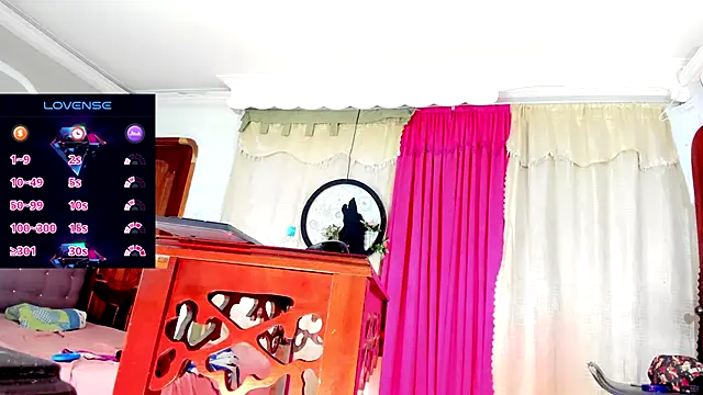 Snapshot of Jimena_Grey chatting on October 5, 8:41 am Jimena Grey online show from October 5, 8:41 am