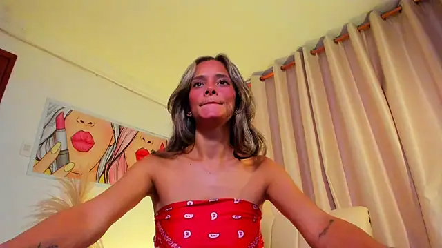 Snapshot of SkiinnyAna chatting on October 8, 7:29 pm SkiinnyAna online show from October 8, 7:29 pm