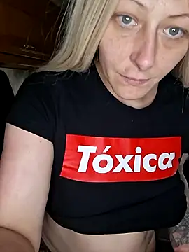 badcookie221 online show from May 27, 3:09 pm