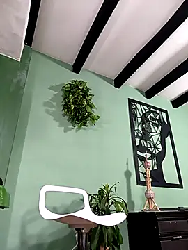 thirstymoonxx online show from March 20, 5:01 am