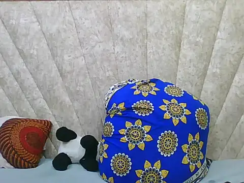 Snapshot of Sexy_Villagegal chatting on October 21, 8:24 pm Sexy Villagegal online show from October 21, 8:24 pm