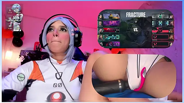 SweetieCloe  online show from November 3, 9:41 pm