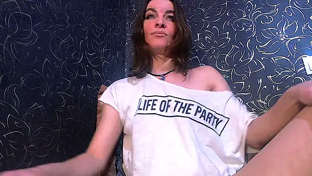 Strawberry Milfa online show from February 15, 7:13 pm