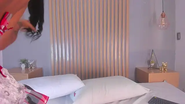 aisha h  online show from October 30, 9:05 pm