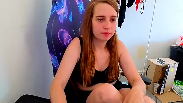 EvieRoseex online show from June 26, 4:19 pm