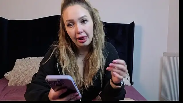 AnnaMaee online show from February 20, 11:05 pm