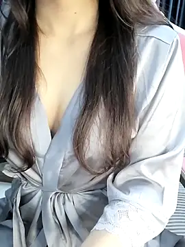 Snapshot of _Linez_ chatting on October 12, 7:05 pm Linez online show from October 12, 7:05 pm