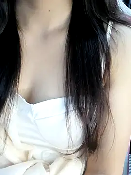 Snapshot of _Linez_ chatting on October 4, 7:07 pm Linez online show from October 4, 7:07 pm