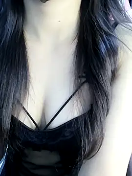 Snapshot of _Linez_ chatting on September 25, 7:45 pm Linez online show from September 25, 7:45 pm