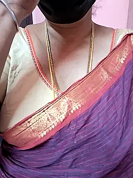 Snapshot of ananya956 chatting on September 25, 2:49 pm ananya956 online show from September 25, 2:49 pm