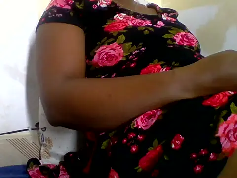 Snapshot of Hot-zeenah chatting on October 14, 7:44 am Hot-zeenah online show from October 14, 7:44 am