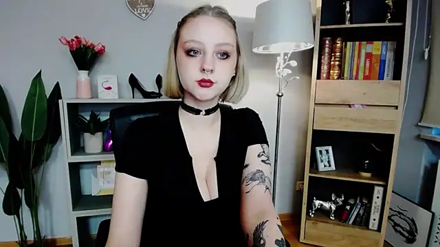 MadelineLust online show from November 2, 2:42 pm