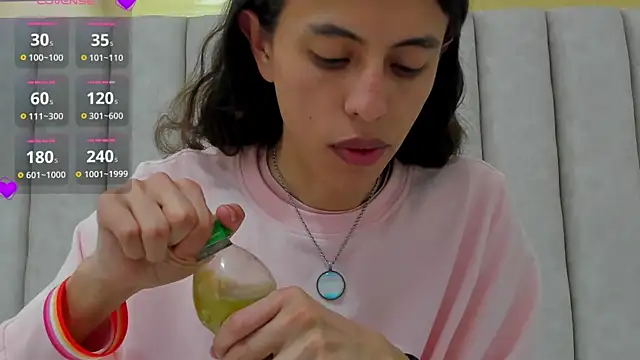 Snapshot of FreyaMoller chatting on October 6, 6:56 pm FreyaMoller online show from October 6, 6:56 pm