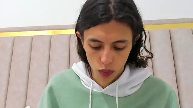 FreyaMoller online show from March 12, 6:32 pm